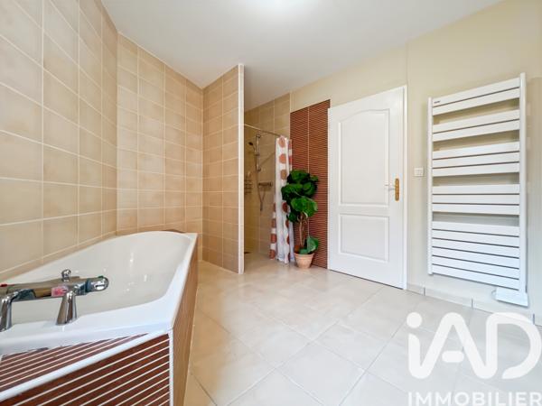 Maison à vendre 8 pièces 239 m² Ardon