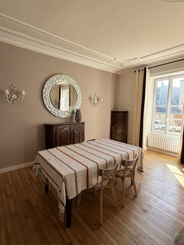 À vendre – Appartement de caractère rénové au pied des remparts – Vannes centre
