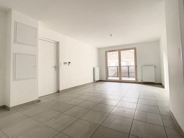 Villeurbanne : Charmant T3 récent de 65 m² avec balcon et garage