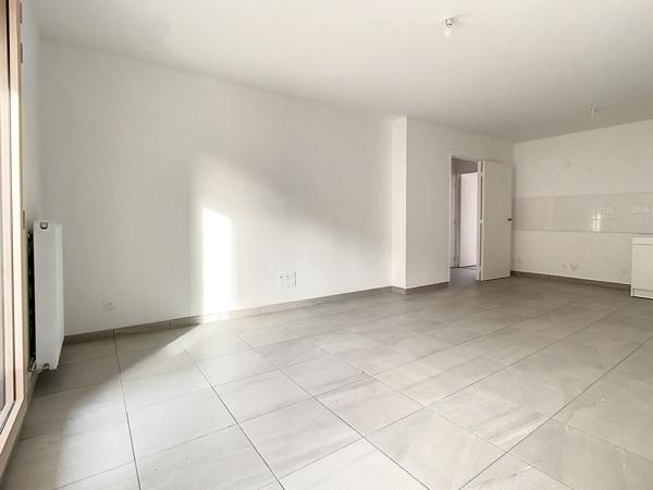 Villeurbanne : Charmant T3 récent de 65 m² avec balcon et garage