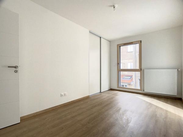 Villeurbanne : Charmant T3 récent de 65 m² avec balcon et garage