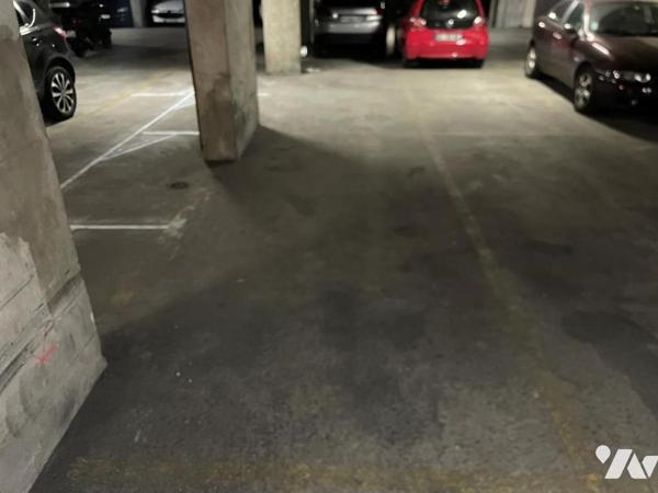 PARIS XVIIIe -2 places de parking - Secteur Grandes Carrières