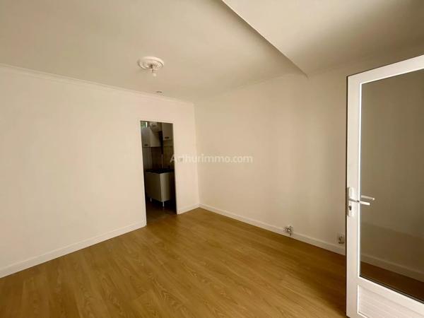 Location                                                      Studio
                        
                     1 pièces                      19 m2                     à Martigues