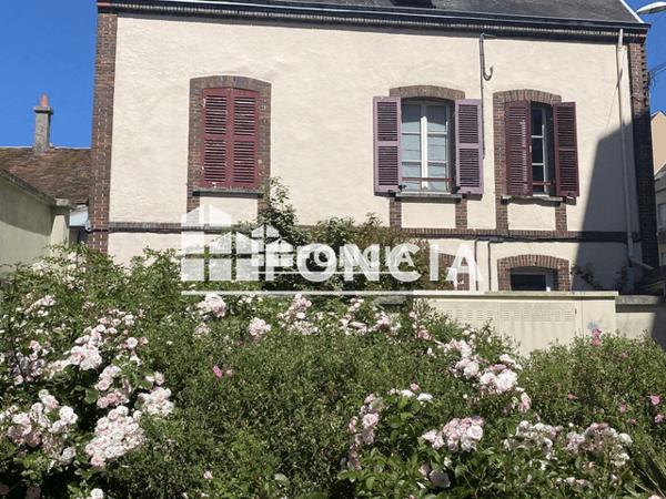 Location Studio 23.84 m² - 6 RUE DE BABYLONE Chartres 28000