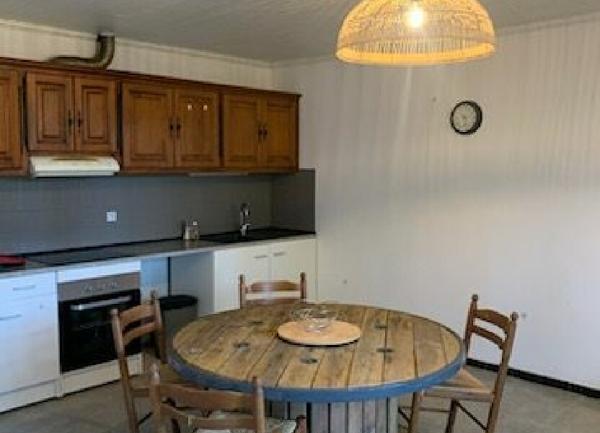 Appartement à louer    2 pièces • 64 m2 Moussac