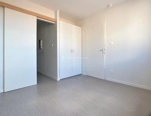 Location                                                      Appartement
                        
                     2 pièces                      24 m2                     à Albi