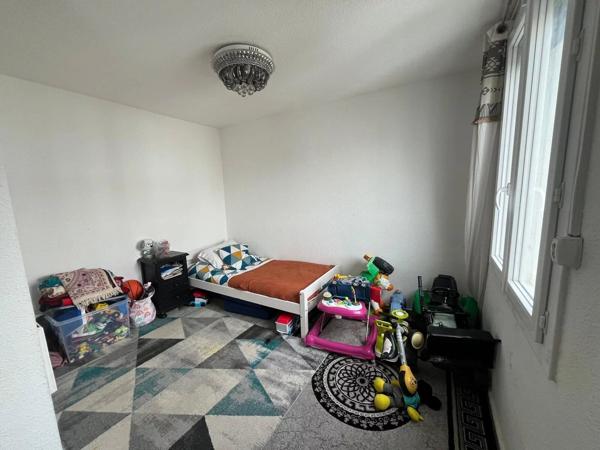 Vente                                                      Appartement
                        
                     4 pièces                      60 m2                     à Perpignan