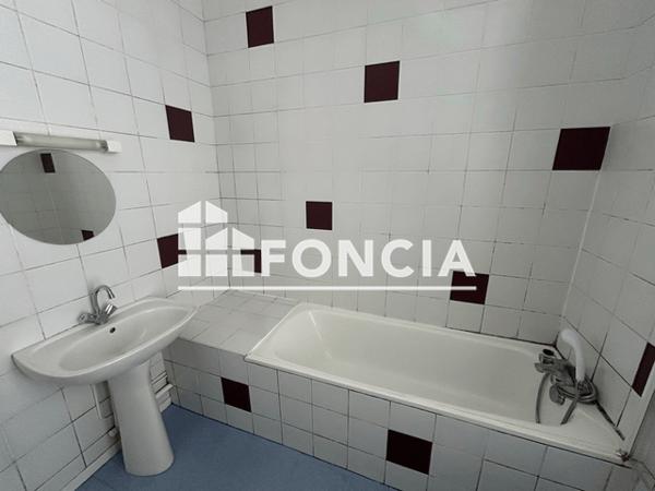 Location Appartement 2 pièces 29.3 m² - 6 RUE DES PETITS PAS Dreux 28100
