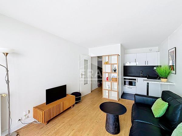 Studio Courbevoie 1 pièce(s) 27.5 m2