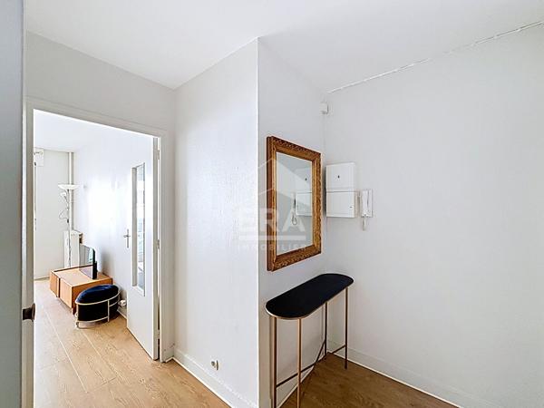Studio Courbevoie 1 pièce(s) 27.5 m2