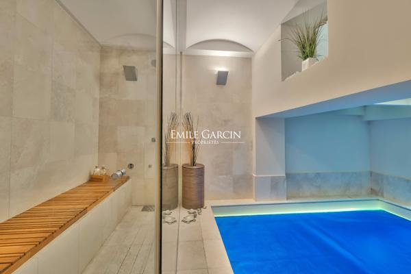 Neuilly-sur-Seine- 5 chambres- 300m² avec jardin et piscine