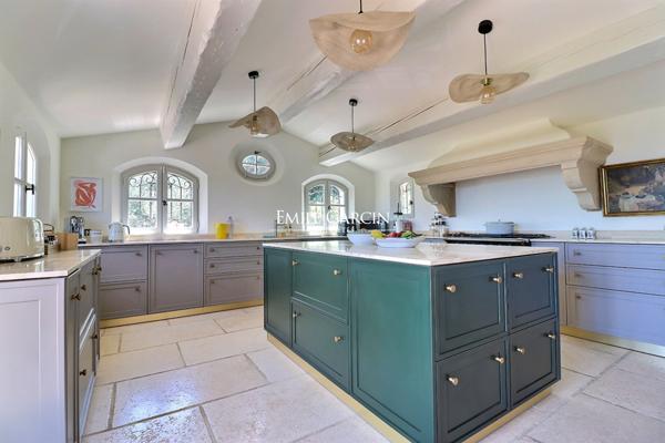 A vendre - Propriété à Grimaud avec vue mer