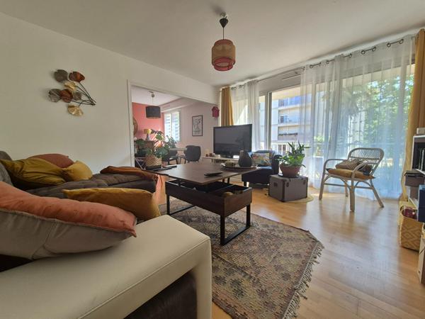 Appartement Auray Gare dans un Parc paysagé 3 pièces 62,73m² avec cave et parking , Auray