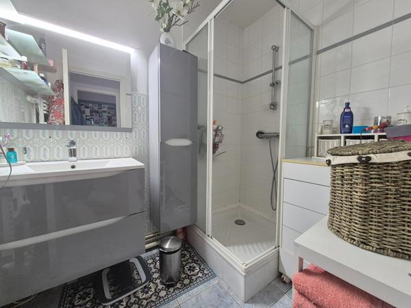 Appartement Auray Gare dans un Parc paysagé 3 pièces 62,73m² avec cave et parking , Auray