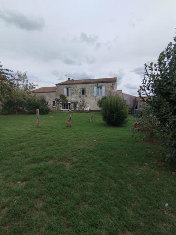 Maison
                                                                                                                                                                                                                                                                                                                        10 pièce(s)                                                                                                                                                                                                          5 chambre(s)                                                                                                                                                                                                          193  m²