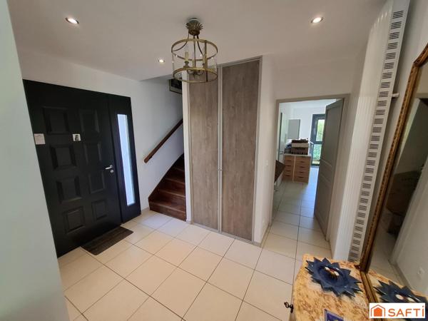 Maison contemporaine 2017,  173m2, 6 pièces, 4 chambres, vue montagne