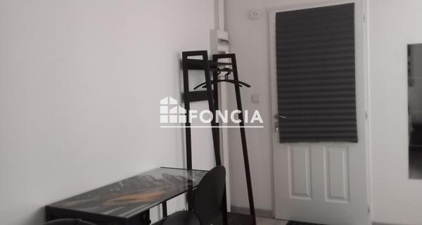 Location Studio 28.7 m² - Saint-étienne 42000