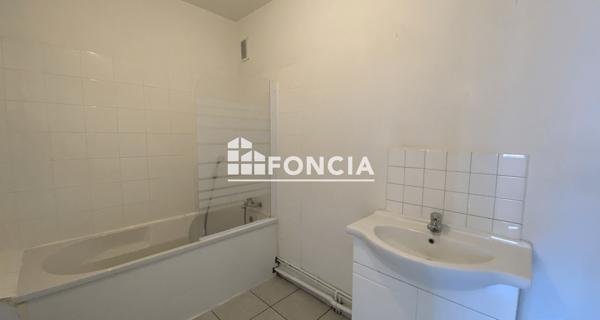 Location Appartement 2 pièces 57.2 m² - Clermont-ferrand 63000