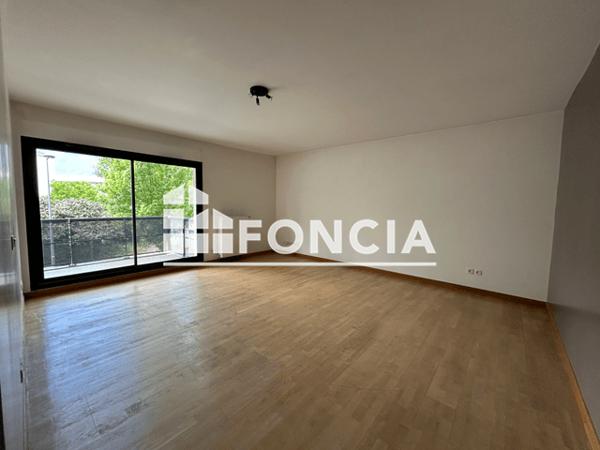 Location Appartement 3 pièces 81.64 m² - 21 RUE DU 140EME R.I.A Grenoble 38000
