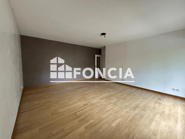 Location Appartement 3 pièces 81.64 m² - 21 RUE DU 140EME R.I.A Grenoble 38000