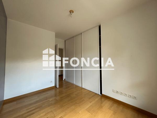 Location Appartement 3 pièces 81.64 m² - 21 RUE DU 140EME R.I.A Grenoble 38000