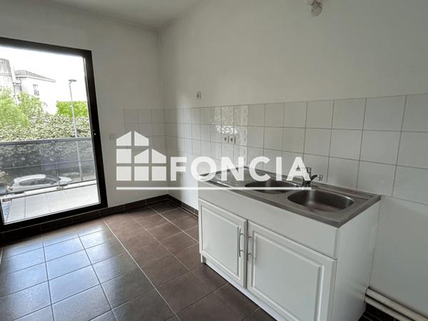 Location Appartement 3 pièces 81.64 m² - 21 RUE DU 140EME R.I.A Grenoble 38000