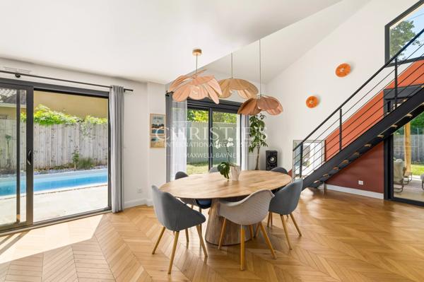 Maison familiale en bordure de forêt,  proche des commodités et du tram B