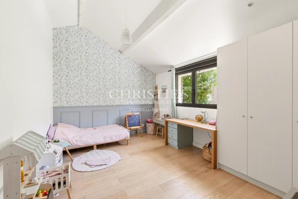 Maison familiale en bordure de forêt,  proche des commodités et du tram B