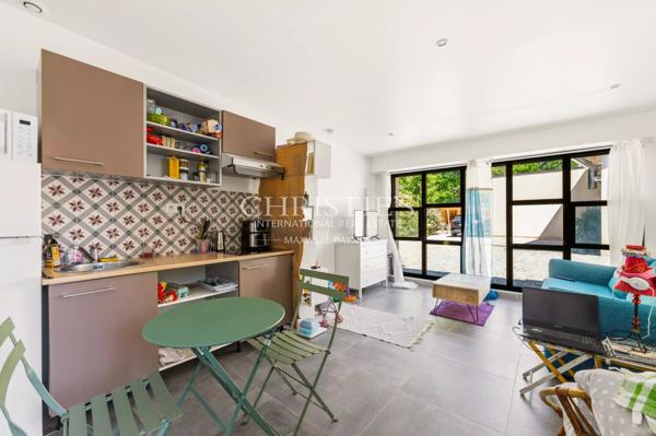 Maison familiale en bordure de forêt,  proche des commodités et du tram B