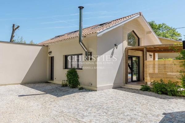 Maison familiale en bordure de forêt,  proche des commodités et du tram B