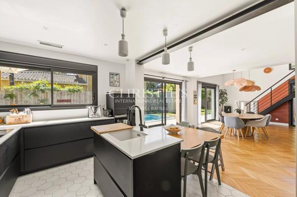 Maison familiale en bordure de forêt,  proche des commodités et du tram B