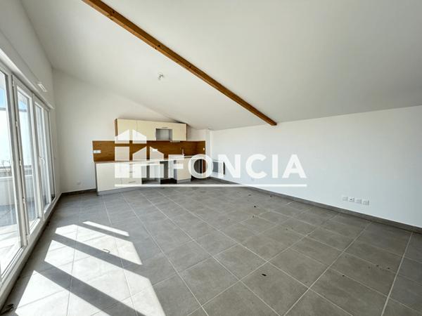 Location Appartement 3 pièces 90.35 m² - Port Saint Louis Du Rhone 13230