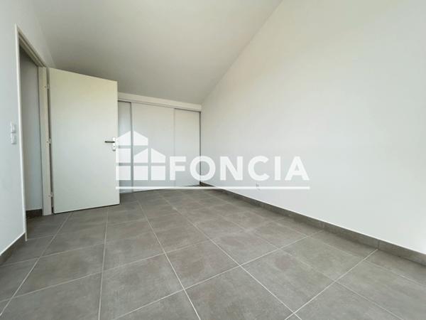 Location Appartement 3 pièces 90.35 m² - Port Saint Louis Du Rhone 13230