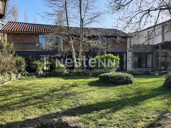 Ensemble immobilier de plus de 600m² dans un cadre paisible sur Nueil Les Aubiers