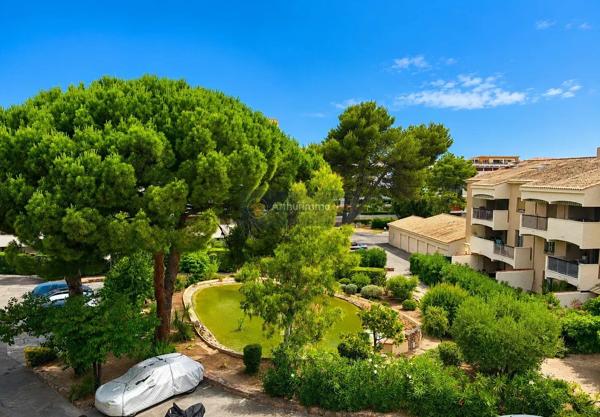 Vente                                                      Appartement
                        
                     1 pièces                      17 m2                     à Fréjus