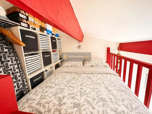 Vente                                                      Appartement
                        
                     1 pièces                      17 m2                     à Fréjus
