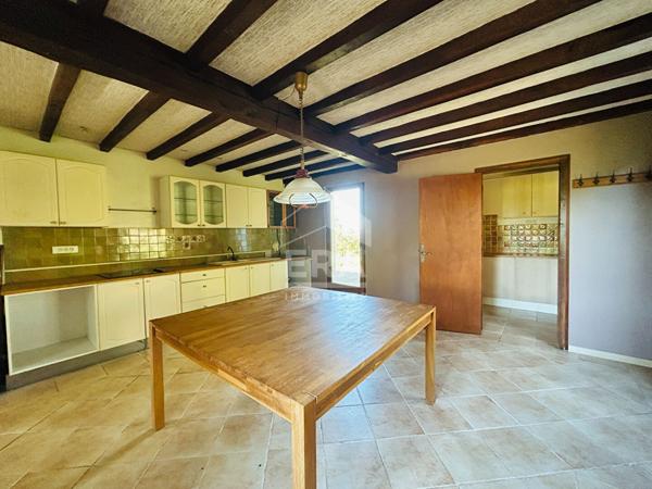 Maison à vendre à Castelneau-Rivière-Basse ? 151 m² avec grand terrain et vue dégagé.