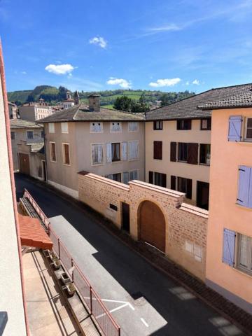 Maison Thizy Les Bourgs 4 pièces 77m2 ,caves et jardin de 150m2