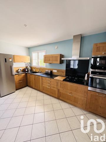 Maison à vendre 6 pièces 143 m² Saintes