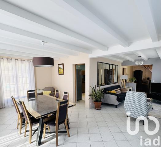 Maison à vendre 6 pièces 143 m² Saintes