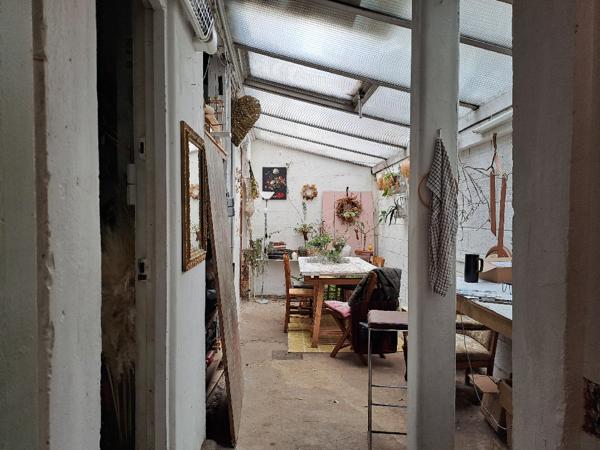 Fonds De Commerce
        
        - 120 m² Exclusivité 121 000 € *