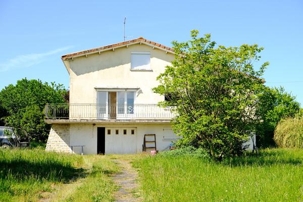 Hiersac Grande maison avec terrain