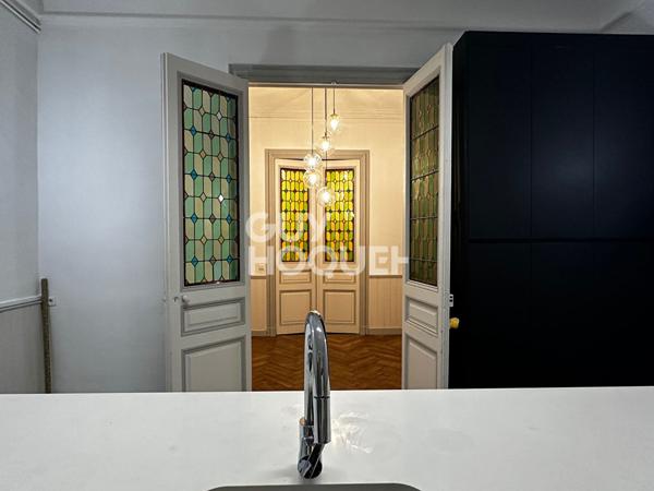 CARCASSONNE Bastide - Appartement 142m² avec garage, cave, annexe, cour commune .