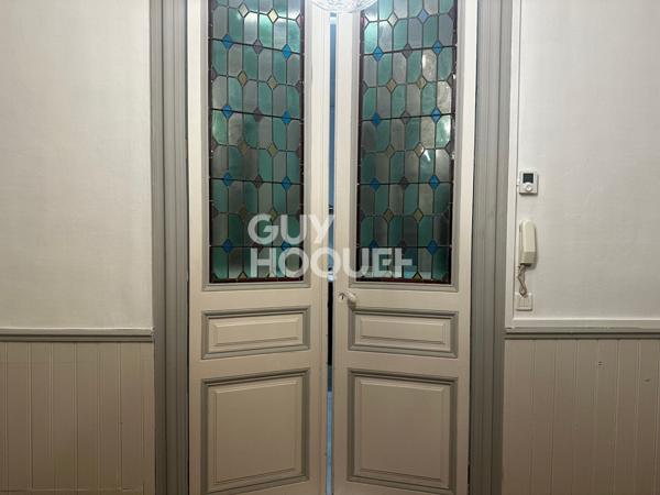 CARCASSONNE Bastide - Appartement 142m² avec garage, cave, annexe, cour commune .