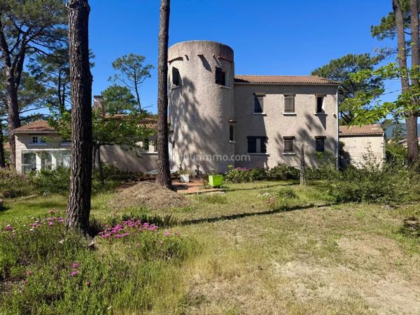 Vente                                                      Maison
                        
                     6 pièces                      204 m2                     à Bastia