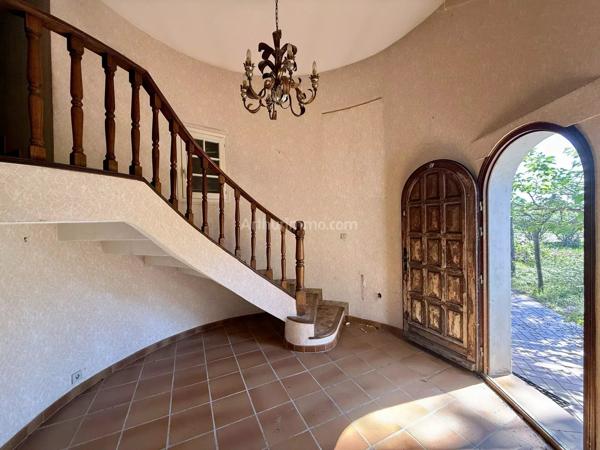 Vente                                                      Maison
                        
                     6 pièces                      204 m2                     à Bastia
