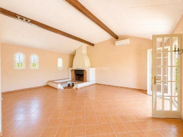 Vente                                                      Maison
                        
                     6 pièces                      204 m2                     à Bastia