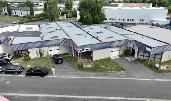 À VENDRE  Local d'Activité & Commercial  TOURS NORD