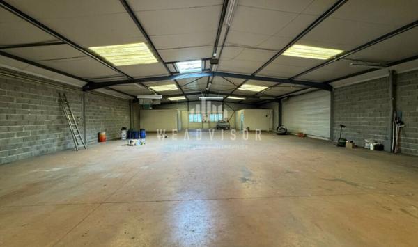 À VENDRE  Local d'Activité & Commercial  TOURS NORD