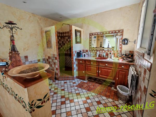 Maison à LE CASTELLET (83330)